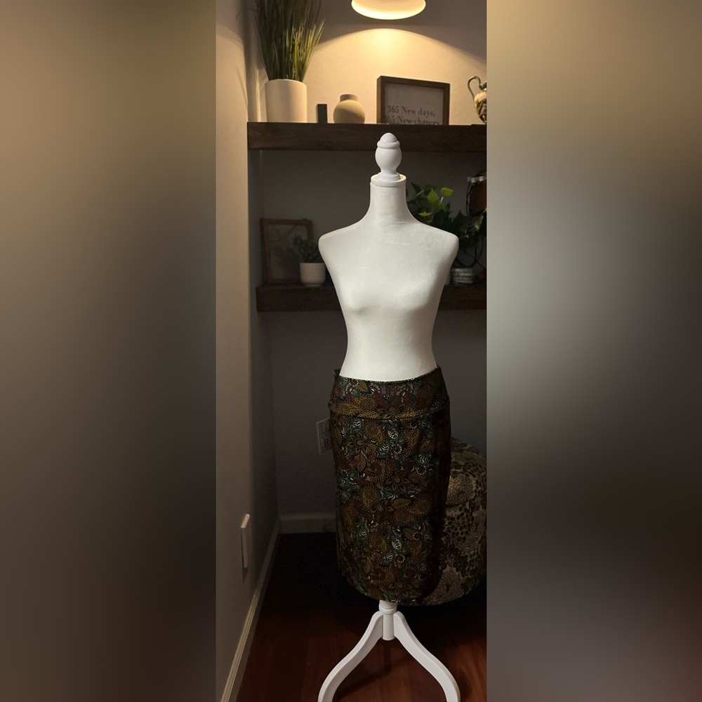 Lularoe Cassie Elegant Brown Paisley Pixel Skirt